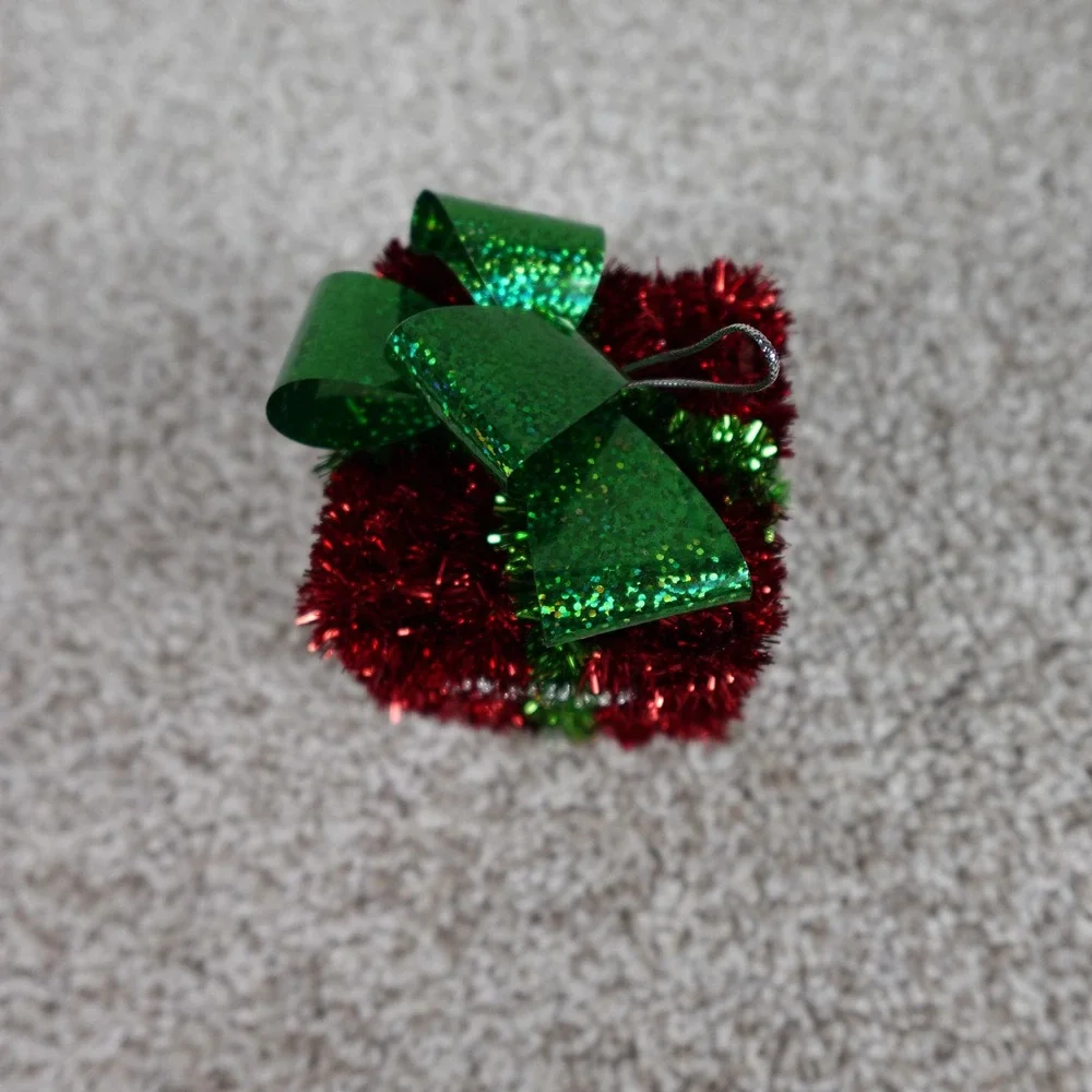 Red Green Tinsel Merry Christmas Gift Box Ornament Glitter Bow 3 Inch